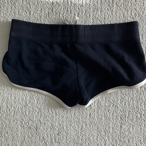 Hollister Women's Black Shorts with Pink Accents - Picture 2 of 4